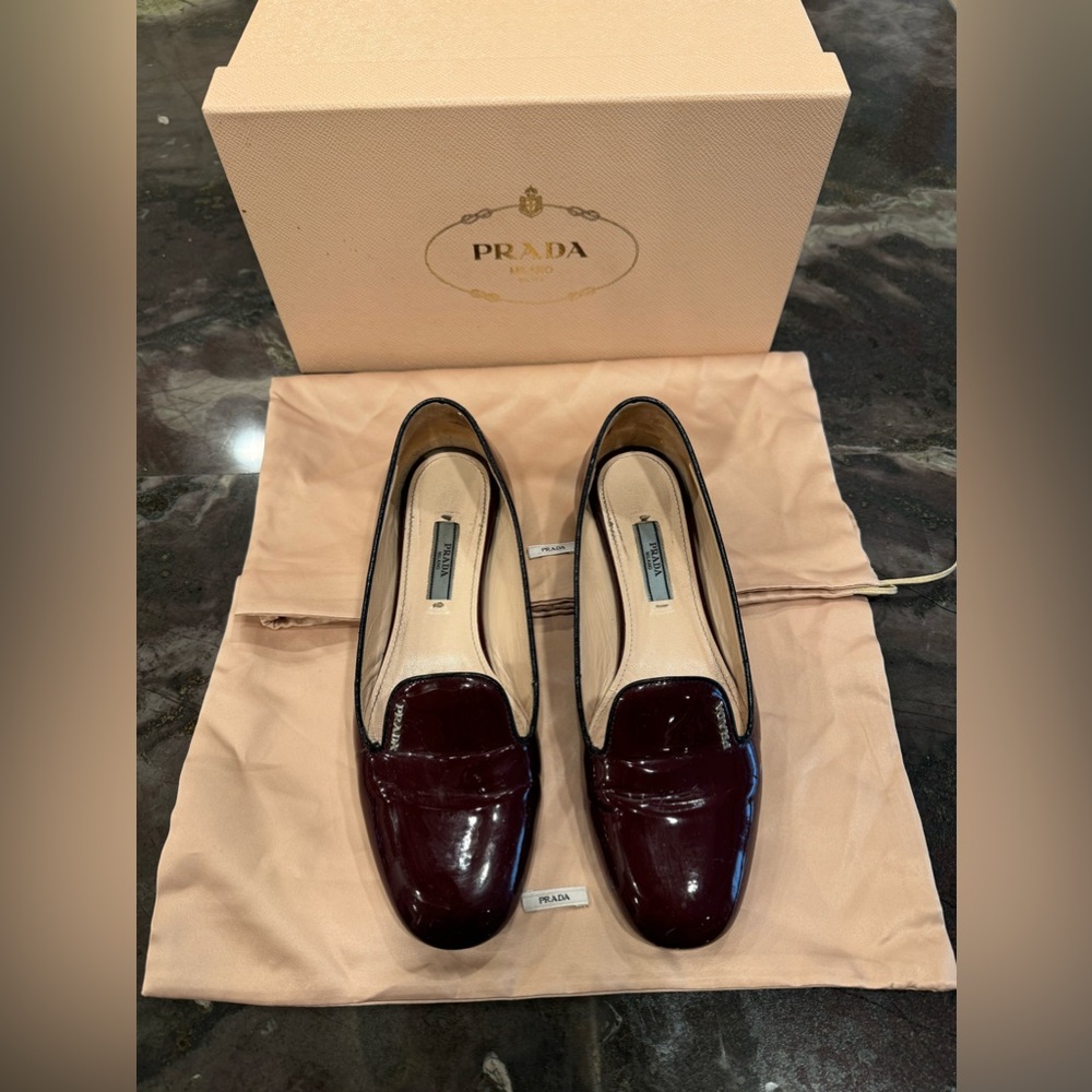 👞PRADA-Women Patent Leather Loafers👞